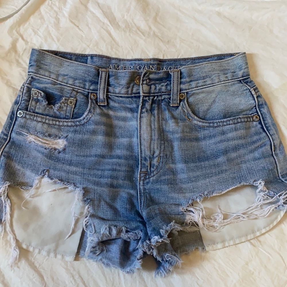 American eagle shorts size 00. Pretty used but great price
